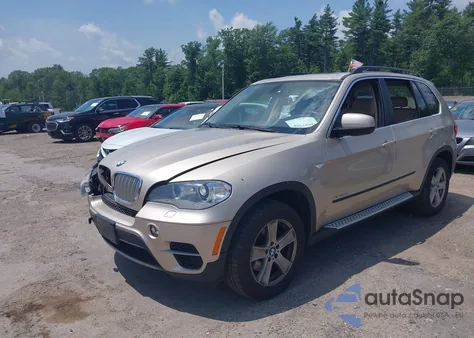 2013 BMW X5 xDrive35D z USA, uszkodzony, nr VIN 5UXZW0C52D0B95023